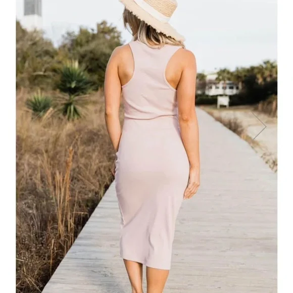 Elegant Pink Sleeveless Dress - Picture 6 of 9